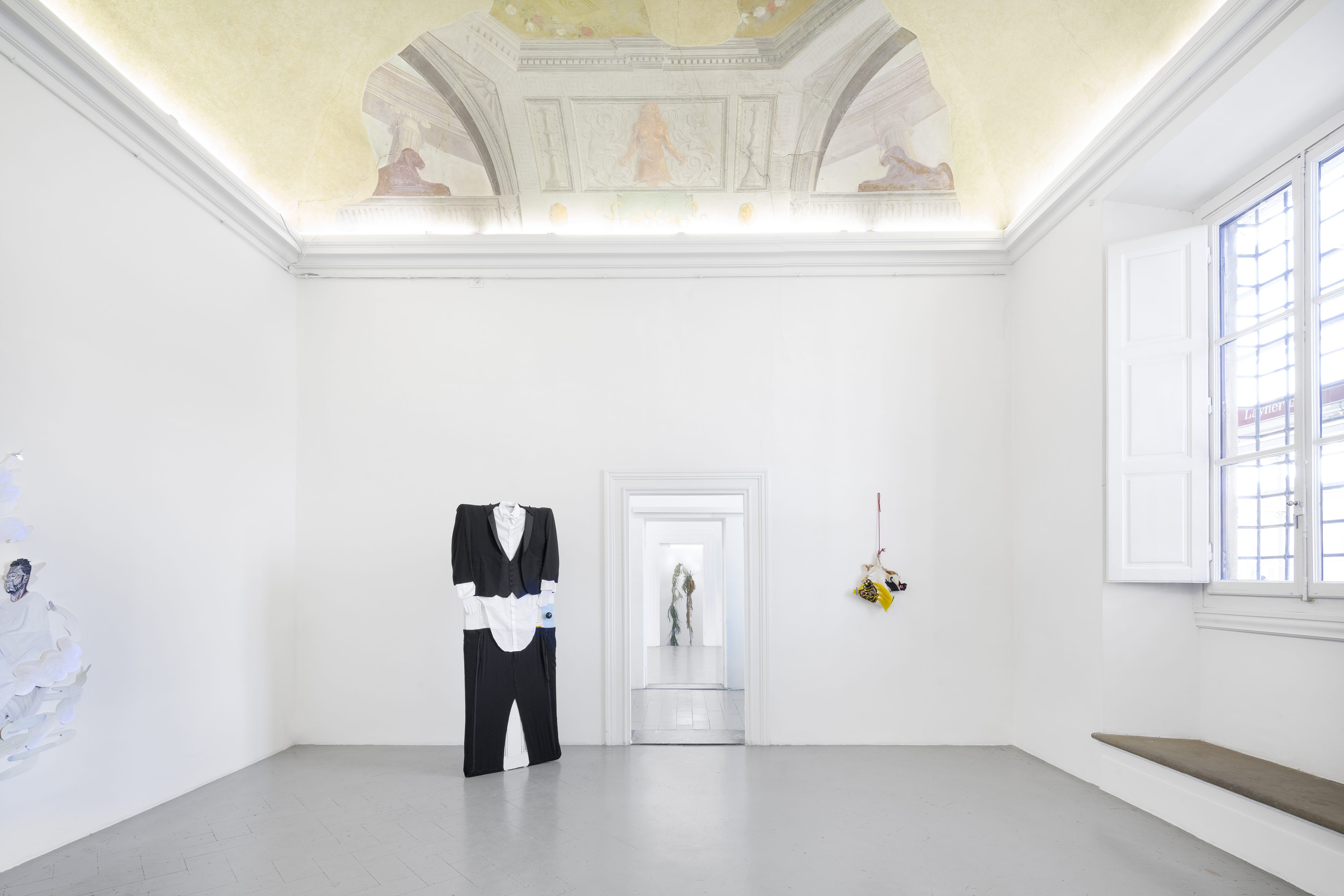 a question of vibrancy/earthly sight