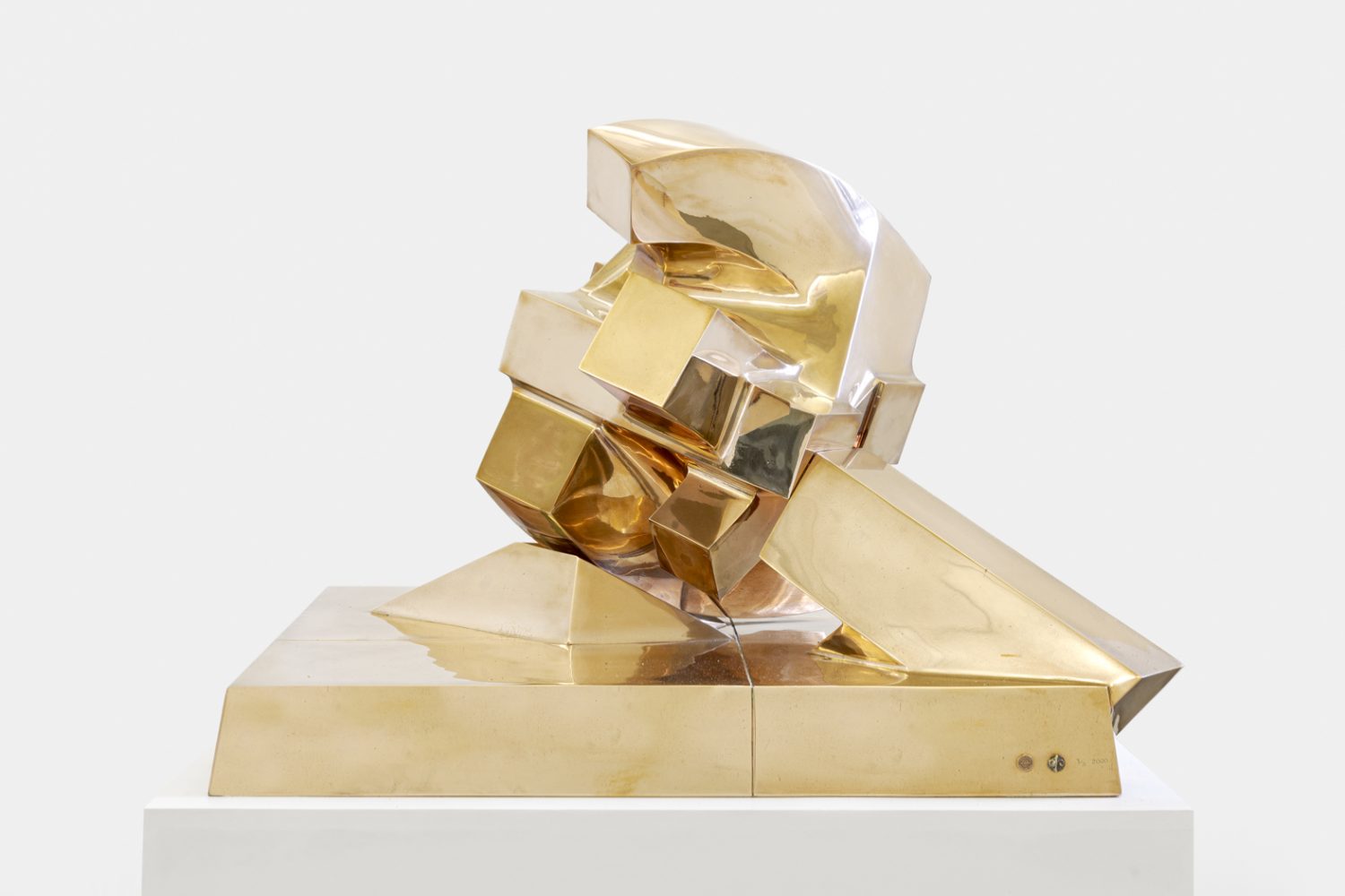 Sole Aosta, 2000
“GP” Monogram, Foundry stamp and year on imprinted on the bronze
Bronze
61.5 x 80.3 x 87 cm
24 1/4 x 31 5/8 x 34 1/4 in
Edition 1 of 3 plus 2 AP